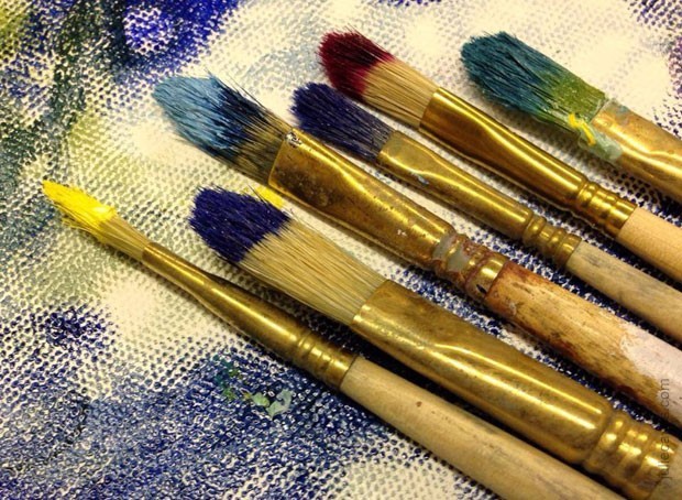 muddy and chalky color